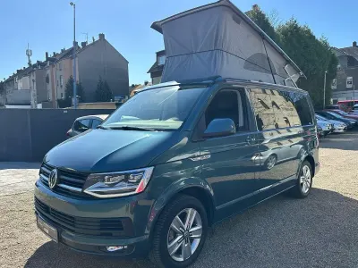 Gebraucht VW California Beach 204 PS (150 kW) 2018 Bambusgarden green metallic Van