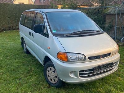 Silber Gebraucht 1996 Mitsubishi Space Gear Van / Kleinbus | 2.000 €