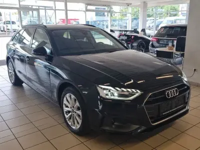 Gebraucht Audi A4 Basis 136 PS (100 kW) 2023 Schwarz Kombi