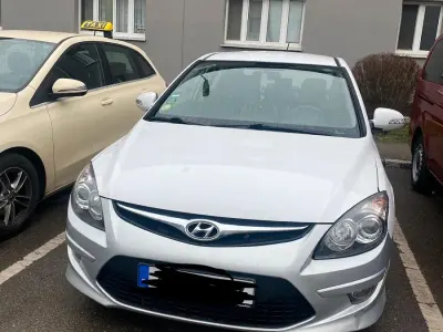 Usado Hyundai i30 Edition 90 CV (66 kW) 2011 Blanco Utilitario