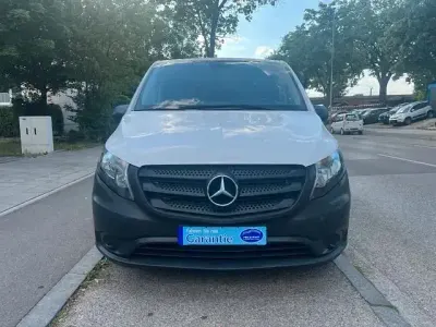 Używany Mercedes Vito 114 KM (83 kW) 2018 Biały Van