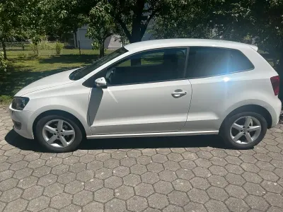 Gebraucht VW Polo 60 PS (44 kW) 2010 Weiß Kleinwagen