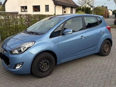 Second-hand Hyundai ix20 Edition 90 CP (66 kW) 2012 Albastru Hatchback