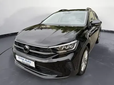 Gebraucht VW Taigo Life 110 PS (80 kW) 2023 Deep black perleffekt SUV