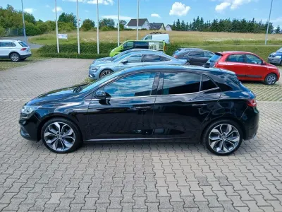 Gebraucht Renault Mégane Intens 73 PS (53 kW) 2018 Schwarz Limousine