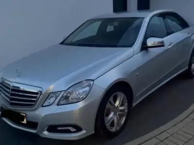 Brugt Mercedes E220 Avantgarde 170 HK (125 kW) 2009 Sølv Sedan