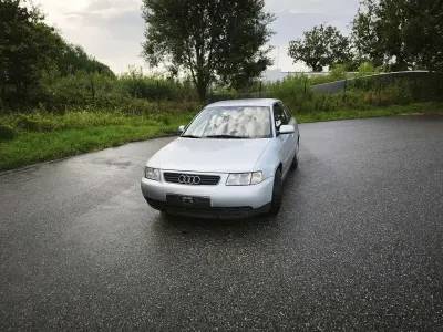 Gebraucht Audi A3 Attraction 90 PS (66 kW) 1999 Silber Kleinwagen