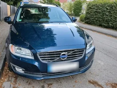 Gebraucht Volvo V70 Summum 181 PS (133 kW) 2015 Blau Kombi
