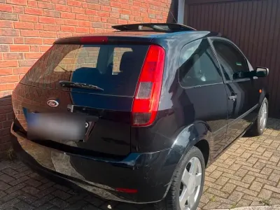 Gebraucht Ford Fiesta 63 PS (46 kW) 2005 Schwarz Kleinwagen
