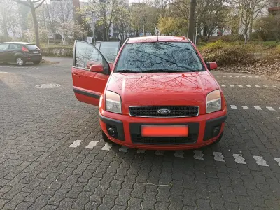 Usata Ford Fusion 100 CV (73 kW) 2006 Rosso Utilitaria