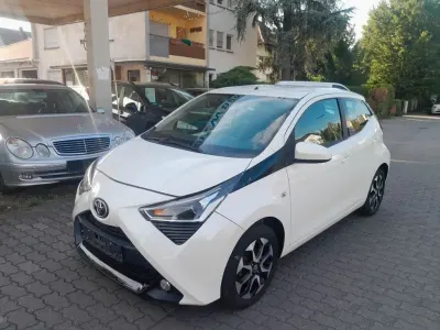 Gebraucht Toyota Aygo X-play 72 PS (52 kW) 2019 Weiß Kleinwagen