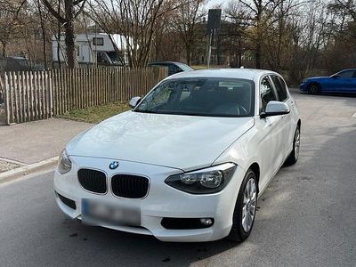 Gebraucht BMW 114 95 PS (69 kW) 2012 Weiß Kleinwagen