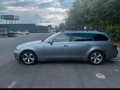 Gebraucht BMW 530 231 PS (169 kW) 2006 Grau Kombi