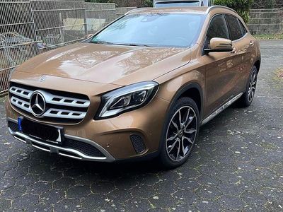 Gold Gebraucht 2018 Mercedes GLA200 Urban SUV | 22.999 € (Fairer Preis)