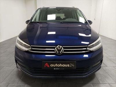 Second-hand VW Touran Highline 150 CP (110 kW) 2022 Albastru Monovolum