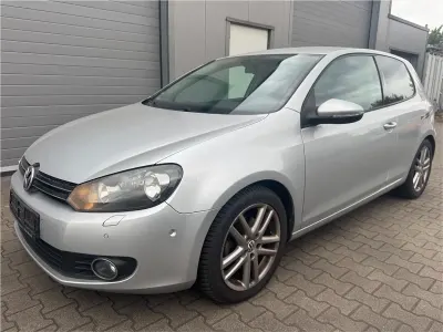 Gebraucht VW Golf VI 122 PS (89 kW) 2011 Grau Kleinwagen