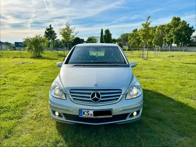 Gebraucht Mercedes B200 140 PS (102 kW) 2005 Silber Van / Kleinbus