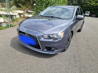 Gebraucht Mitsubishi Lancer 116 PS (85 kW) 2011 Grau Kombi