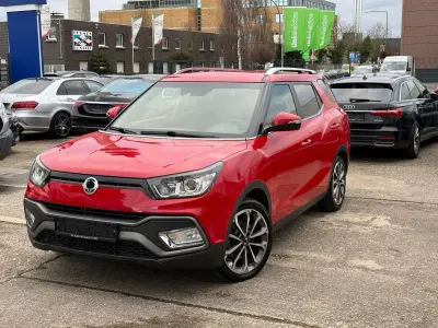 Gebraucht SsangYong XLV 128 PS (94 kW) 2017 Rot SUV