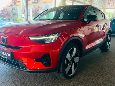Gebraucht Volvo C40 Plus 169 kW (231 PS) 2022 Fusion red metallic (metallic) SUV