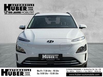 Gebraucht Hyundai Kona Select 100 kW (136 PS) 2022 Weiß metallic SUV