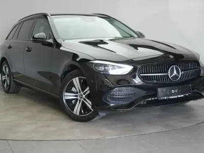 Gebraucht Mercedes C300e Avantgarde 313 PS (230 kW) 2023 Schwarz Limousine