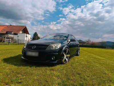 Usata Opel Astra GTC OPC 240 CV (176 kW) 2009 Nero Coupé