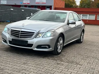 Gebraucht Mercedes E250 204 PS (150 kW) 2009 Silber Limousine