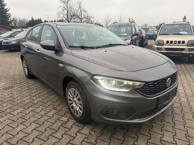 Grau Gebraucht 2017 Fiat Tipo Easy Limousine | 3.950 € (Fairer Preis)
