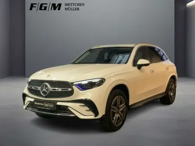 Używany Mercedes GLC300e AMG line 313 KM (230 kW) 2023 Biały SUV