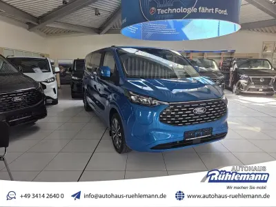 Neu Ford Tourneo Titanium X 170 PS (125 kW) 2026 Digitalbluemetallic Van / Kleinbus