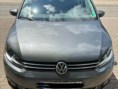 Gebraucht VW Touran Cup 105 PS (77 kW) 2014 Grau Van / Kleinbus