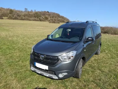 Gebraucht Dacia Dokker Celebration 116 PS (85 kW) 2018 Grau Van / Kleinbus