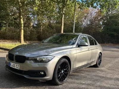 Gebraucht BMW 318 Advantage 150 PS (110 kW) 2017 Grau Limousine