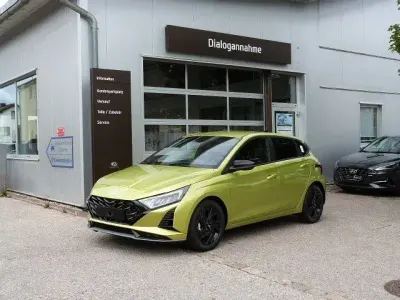 Neu Hyundai i20 Blackline 90 PS (66 kW) 2026 Gelb Kleinwagen