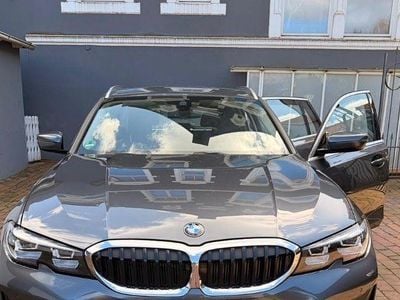 Gebraucht BMW 318 Sport Line 156 PS (114 kW) 2021 Grau Kombi