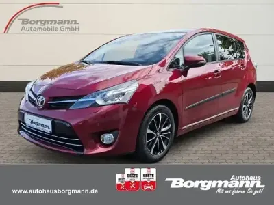 Gebraucht Toyota Verso Edition-S 112 PS (82 kW) 2017 Rot Van / Kleinbus