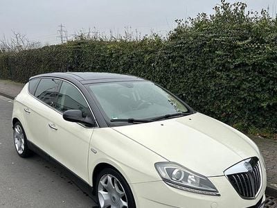Gebraucht Lancia Delta 150 PS (110 kW) 2009 Beige Kleinwagen