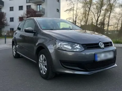Gebraucht VW Polo 68 PS (50 kW) 2010 Grau Kleinwagen