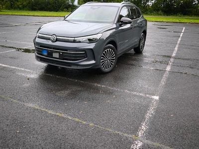 Gebraucht VW Tiguan Goal 150 PS (110 kW) 2025 Grau SUV