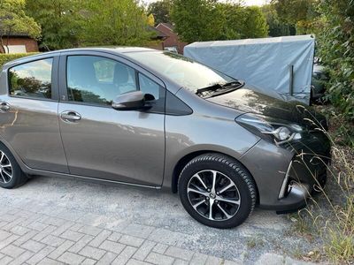 gebraucht Toyota Yaris •Team D •1.5 •Sitzheizung •Rückfahrkamera