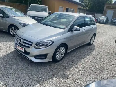 Gebraucht Mercedes B180 122 PS (89 kW) 2017 Polarsilber  metalliclack Van / Kleinbus
