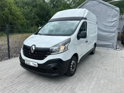 Gebraucht Renault Trafic Komfort 145 PS (106 kW) 2018 Gletscherweiss Van / Kleinbus