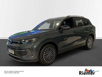 Grau Neu 2025 VW Tiguan Goal SUV | 52.135 € (Teuer)