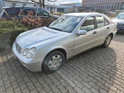 Second-hand Mercedes C220 143 CP (105 kW) 2003 Argintiu Berlinǎ