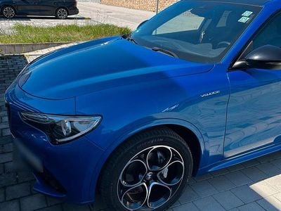 Second-hand Alfa Romeo Stelvio Veloce 209 CP (153 kW) 2022 Albastru SUV