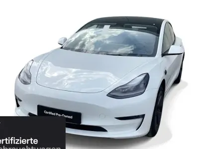 Begagnad Tesla Model 3 Long Range RWD 208 kW (283 HK) 2023 Vit Sedan