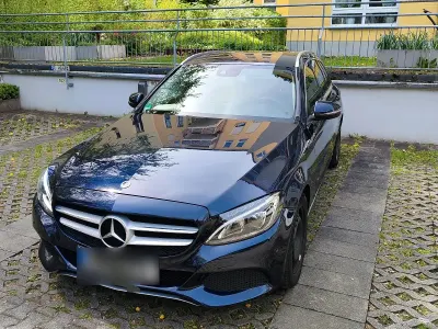 Gebraucht Mercedes C220 Avantgarde 150 PS (110 kW) 2018 Blau Kombi
