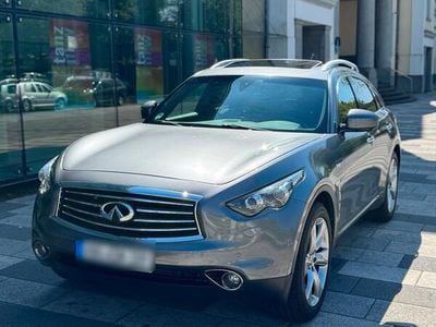 Infiniti QX70