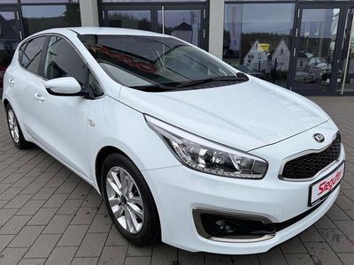 Gebraucht Kia Ceed DREAM-TEAM Edition 135 PS (99 kW) 2015 Weiß Kleinwagen
